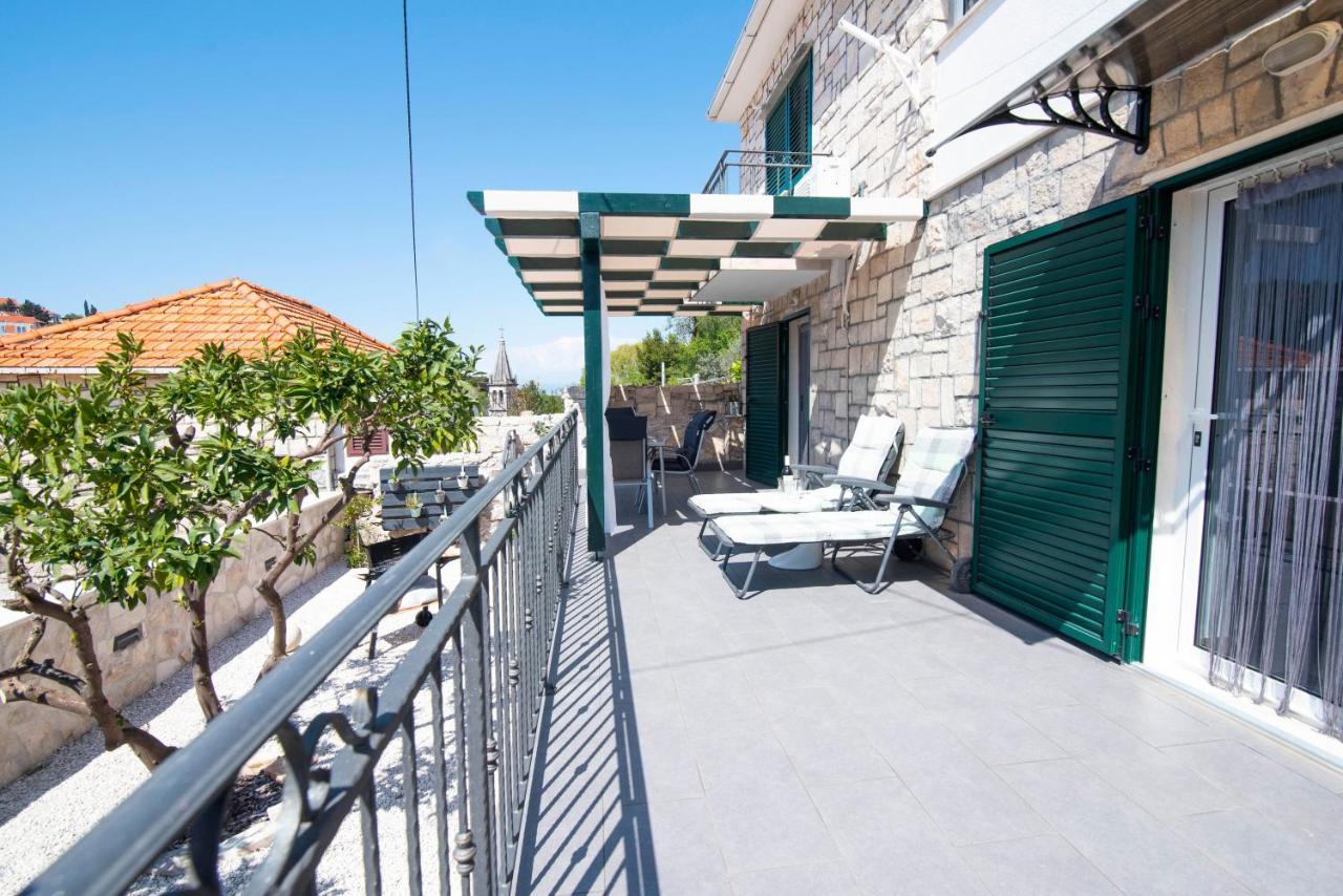 Apartman NONO Splitska Bagian luar foto